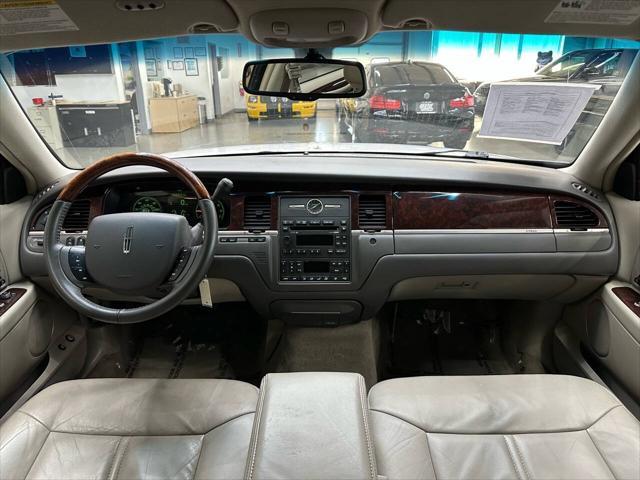 used 2008 Lincoln Town Car car, priced at $12,497