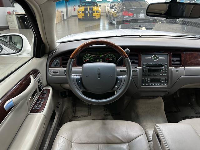 used 2008 Lincoln Town Car car, priced at $12,497