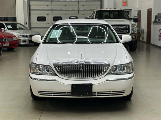 used 2008 Lincoln Town Car car, priced at $12,497