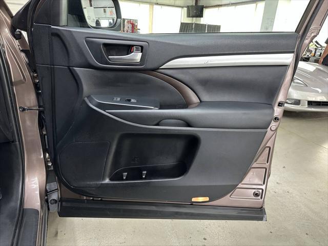 used 2019 Toyota Highlander car, priced at $20,997