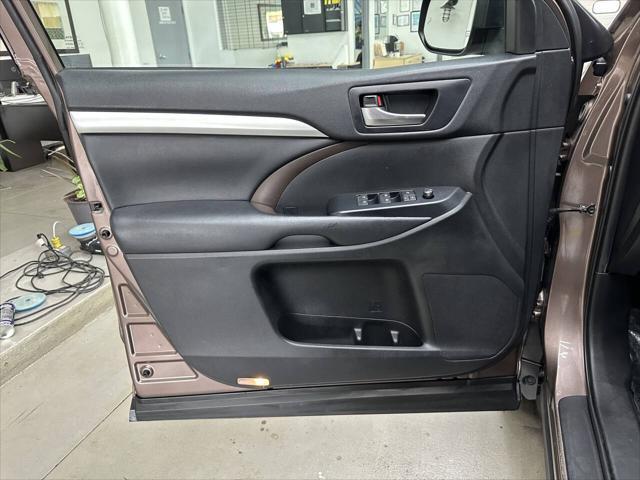 used 2019 Toyota Highlander car, priced at $20,997