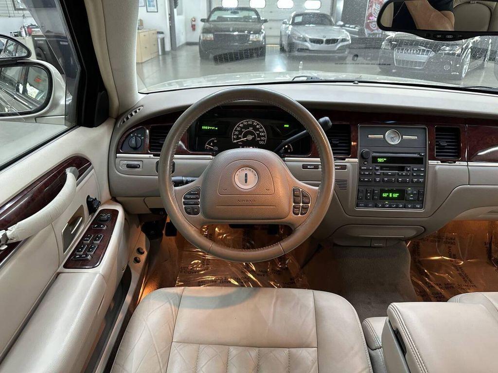 used 2004 Lincoln Town Car car, priced at $10,997