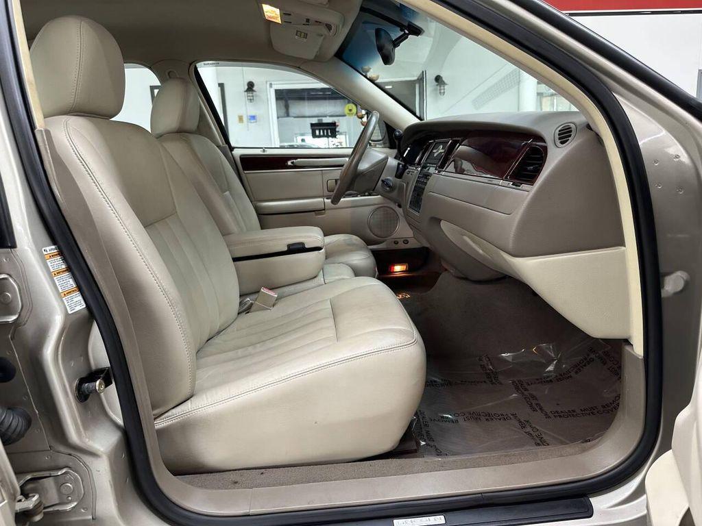 used 2004 Lincoln Town Car car, priced at $10,997