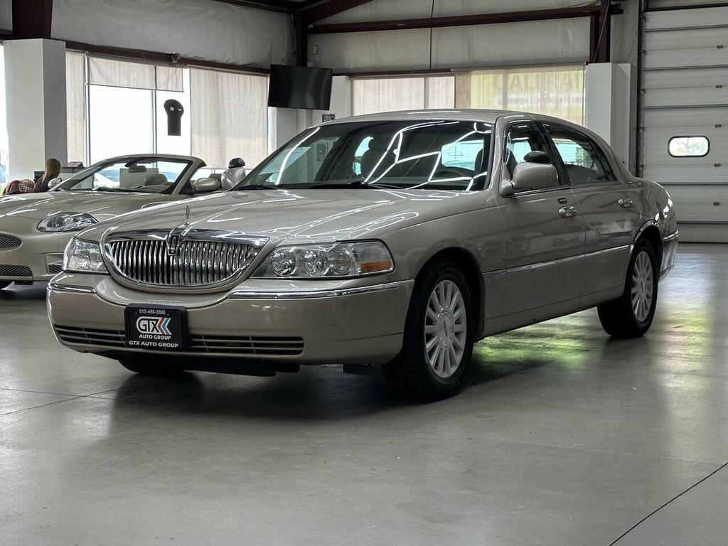 used 2004 Lincoln Town Car car, priced at $10,997