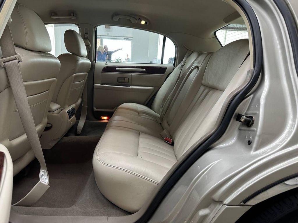 used 2004 Lincoln Town Car car, priced at $10,997