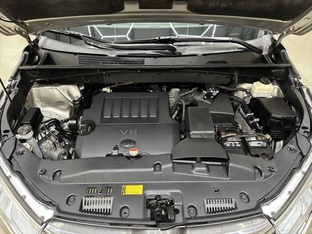 used 2016 Toyota Highlander car, priced at $17,499