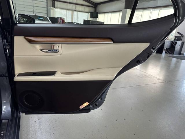 used 2016 Lexus ES 300h car, priced at $22,997