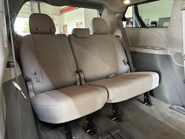 used 2017 Toyota Sienna car