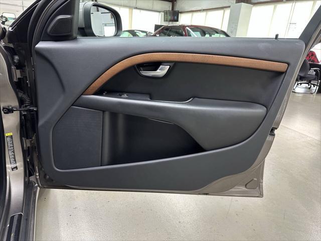 used 2009 Volvo S80 car, priced at $8,850