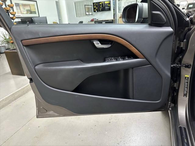 used 2009 Volvo S80 car, priced at $8,850