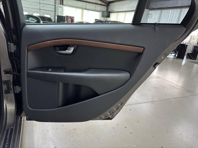 used 2009 Volvo S80 car, priced at $8,850