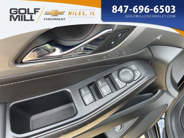 used 2023 Chevrolet Traverse car, priced at $28,080
