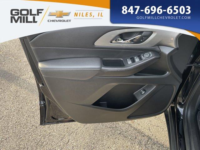 used 2023 Chevrolet Traverse car, priced at $28,080