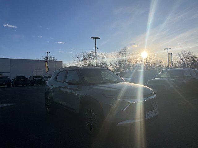 new 2025 Chevrolet TrailBlazer car, priced at $27,577