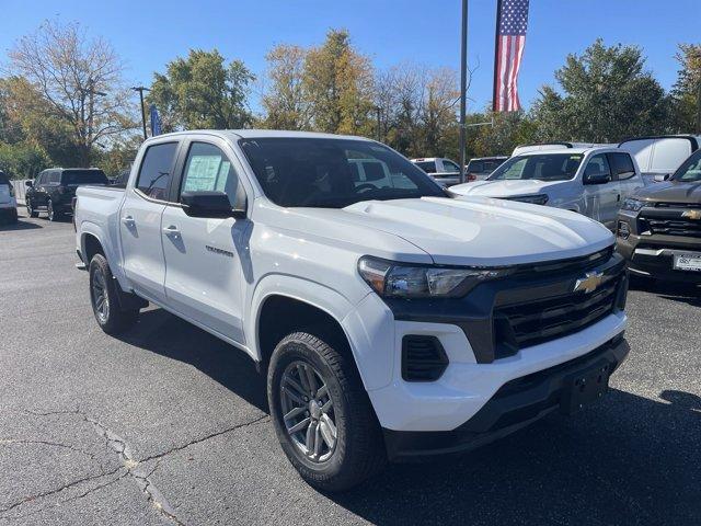 new 2024 Chevrolet Colorado car, priced at $29,995