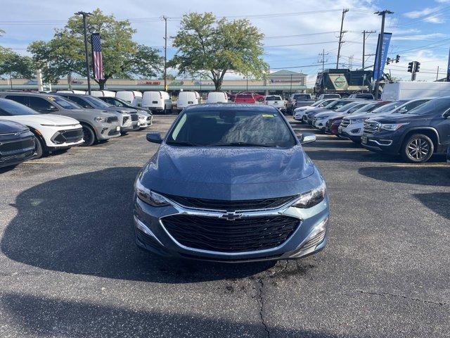 new 2025 Chevrolet Malibu car, priced at $27,101