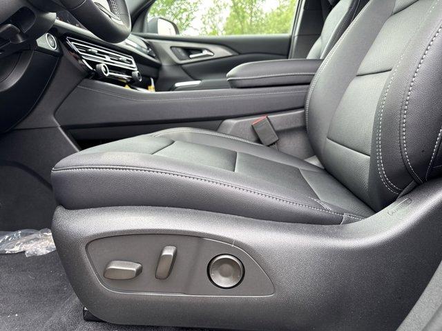 new 2025 Chevrolet Traverse car, priced at $42,989