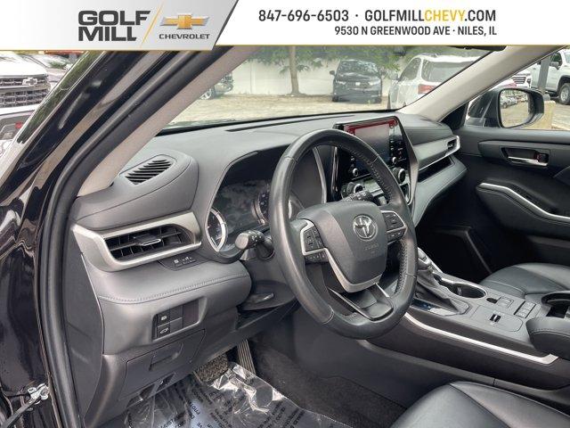used 2022 Toyota Highlander car, priced at $39,551