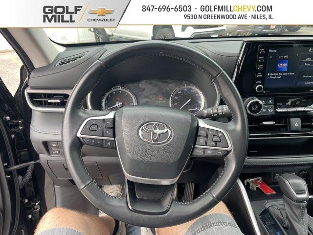 used 2022 Toyota Highlander car, priced at $39,551