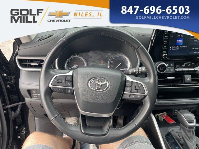 used 2022 Toyota Highlander car, priced at $37,885