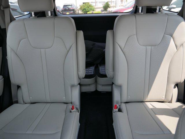used 2022 Kia Sorento car, priced at $32,998
