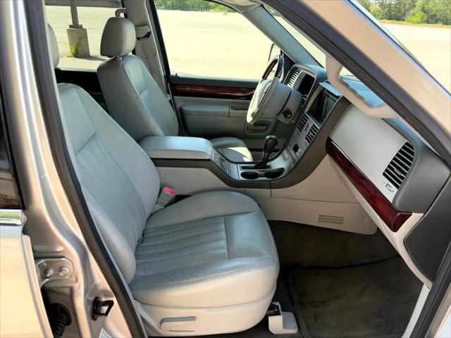 used 2005 Lincoln Aviator car, priced at $10,800