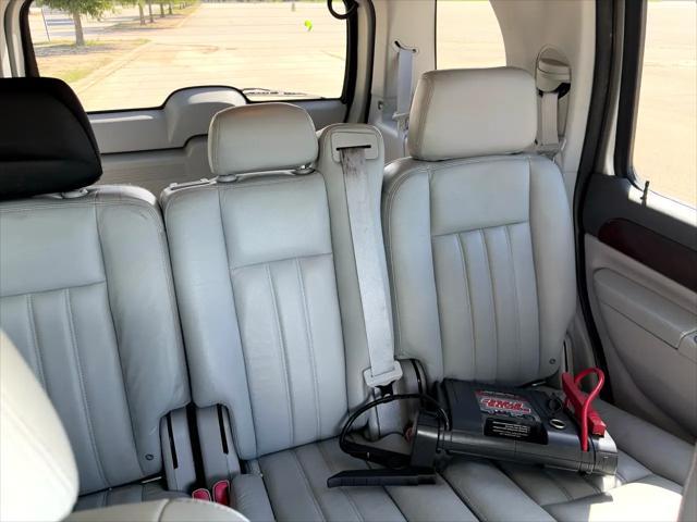 used 2005 Lincoln Aviator car, priced at $10,800