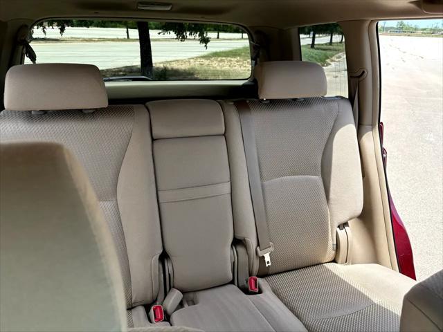 used 2004 Toyota Highlander car, priced at $13,500