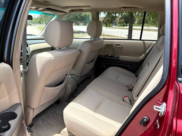 used 2004 Toyota Highlander car, priced at $13,500