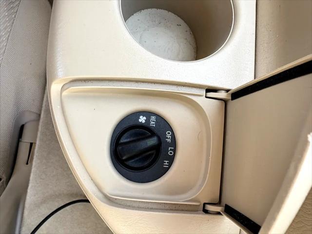 used 2004 Toyota Highlander car, priced at $13,500