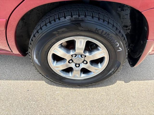 used 2004 Toyota Highlander car, priced at $13,500