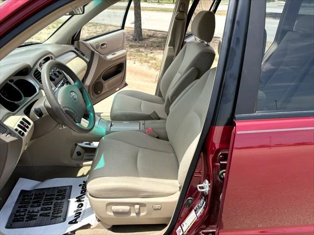 used 2004 Toyota Highlander car, priced at $13,500