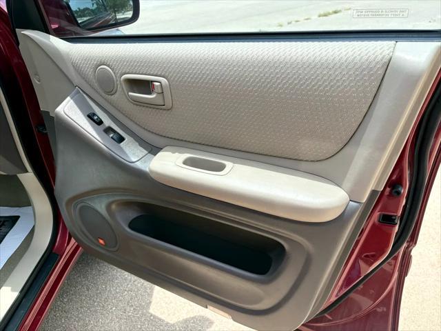 used 2004 Toyota Highlander car, priced at $13,500