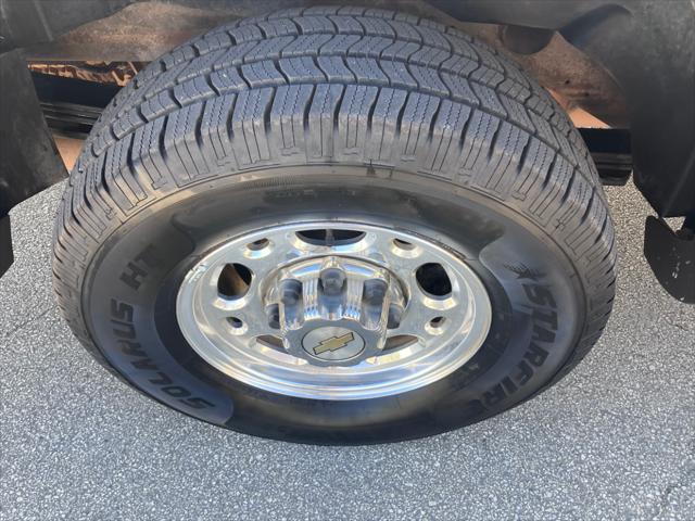 used 2003 Chevrolet Avalanche car, priced at $24,900