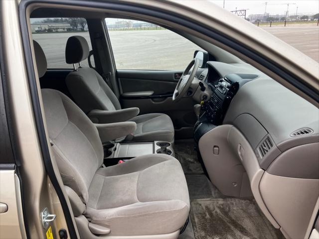 used 2005 Toyota Sienna car, priced at $11,000