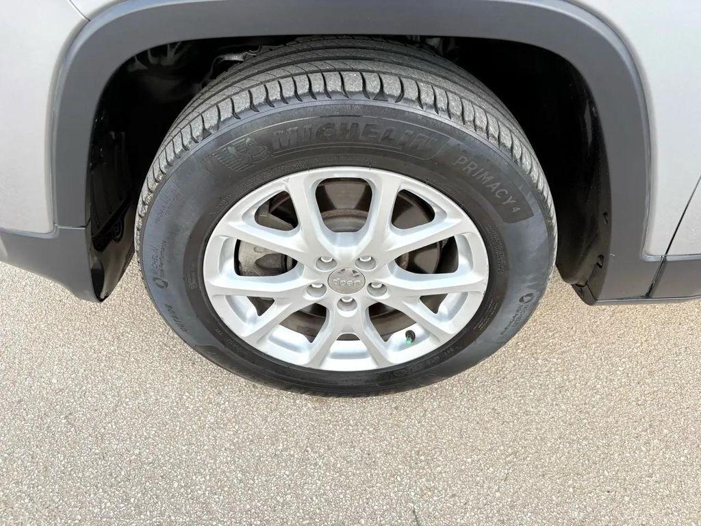 used 2014 Jeep Cherokee car, priced at $12,900
