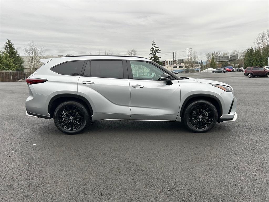 used 2024 Toyota Highlander car, priced at $42,995