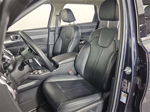 used 2022 Kia Sorento Hybrid car, priced at $29,996