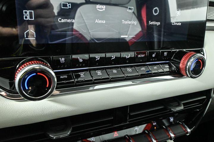 new 2025 GMC Canyon car, priced at $56,554