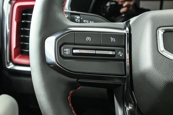 new 2025 GMC Canyon car, priced at $56,554