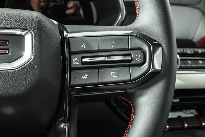 new 2025 GMC Canyon car, priced at $56,554