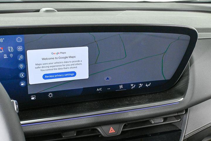 new 2025 Buick Envision car, priced at $34,390