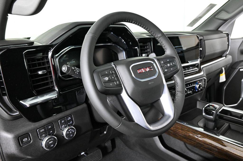 new 2025 GMC Sierra 1500 car, priced at $58,480