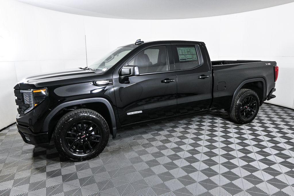 new 2025 GMC Sierra 1500 car, priced at $52,825