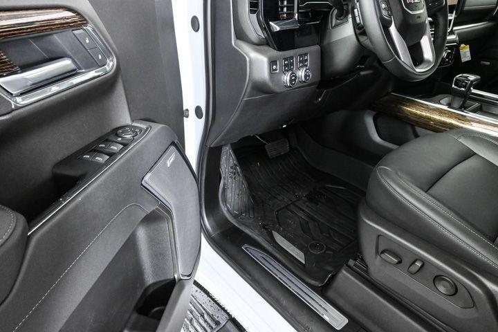 new 2025 GMC Sierra 1500 car, priced at $71,168