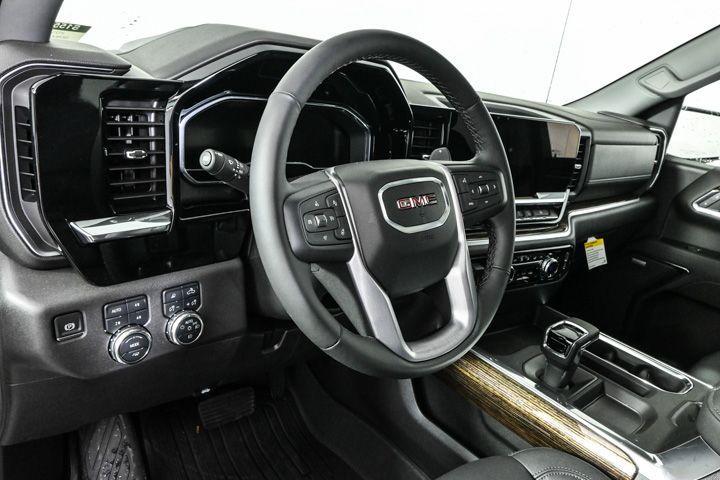 new 2025 GMC Sierra 1500 car, priced at $71,168