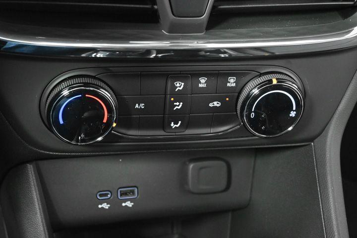 new 2025 Buick Encore GX car, priced at $23,730