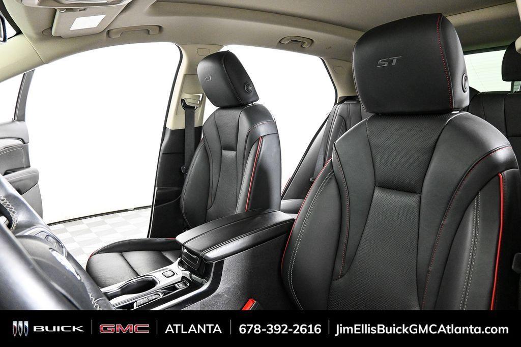 used 2023 Buick Envision car, priced at $23,517