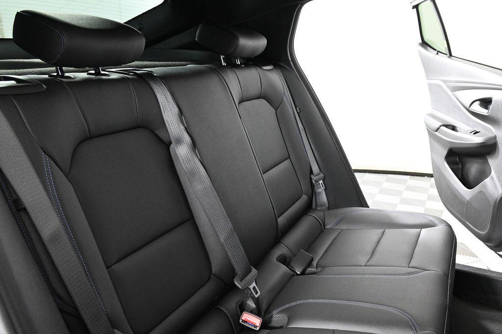 new 2025 Buick Envista car, priced at $29,075