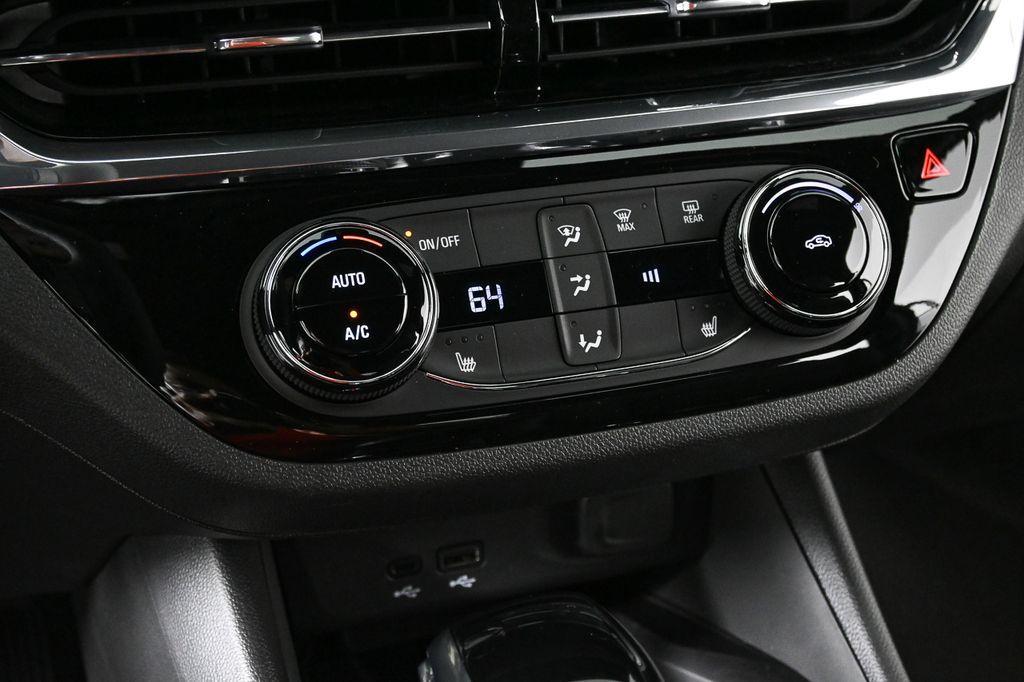 new 2025 Buick Envista car, priced at $29,075